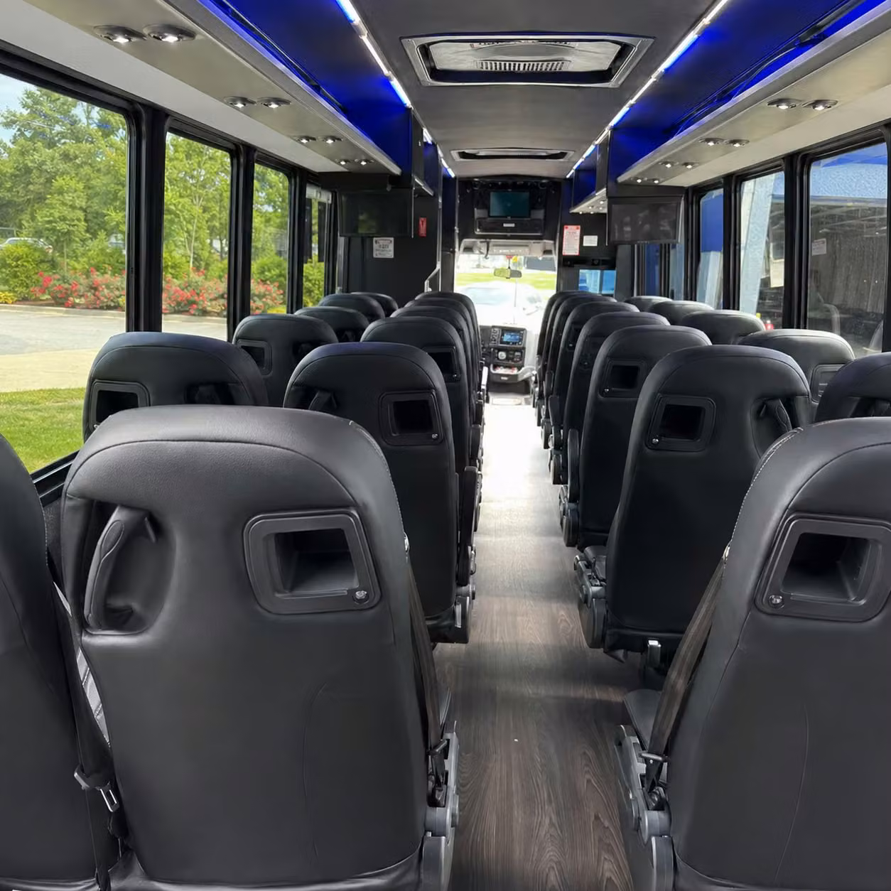 utica 28 passenger minibus rental